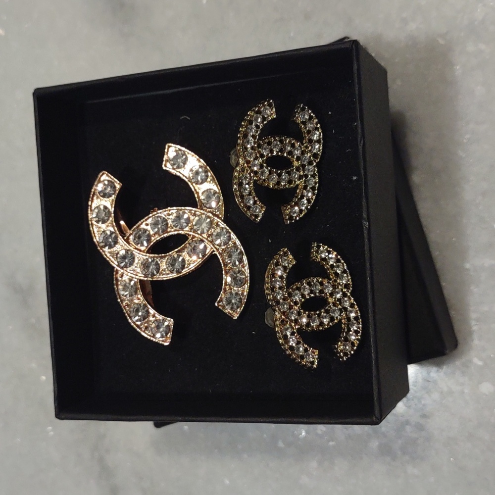 CC PIN & POST EARRINGS